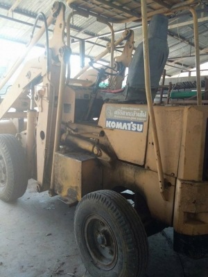 ขายรถตัก KOMATSU ราคา130,000 สนใจโทร 090-8588220 093-3258446 www.narong2truck.com www.truck.in.th/498 Facebook ณรงค์ ซื้อขายรถมือสอง (เว็บไซต์ส่วนตัว) Facebook คุณนะ รถบรรทุก