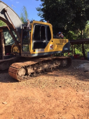 ขาย 795,000 VOLVO EC210B Lc   เครื่องดี ปั้มแรง โช่หนา เอวแน่น ไฟฟ้าครบ   รถอยู่ จ.อุดรธานี  090-772-3710 090-772-3708