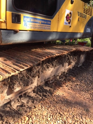ขาย 795,000 VOLVO EC210B Lc   เครื่องดี ปั้มแรง โช่หนา เอวแน่น ไฟฟ้าครบ   รถอยู่ จ.อุดรธานี  090-772-3710 090-772-3708