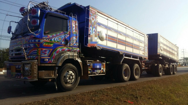 ขาย 2,700,000 ISUZU 360 ปี 57 วิ่ง 200,000 กม. แม่ลูกดั้ม(อู่ ส.สุพัตร์)แม่ยาว 6.40 ม.ลูก 3 คาน  ยาว 6.80 ม.กว้าง 2.55 นอกสูง 1.70 ม. รถอยู่.นครประฐม 090-772-3710 090-772-3708