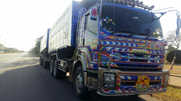 ขาย 2,700,000 ISUZU 360 ปี 57 วิ่ง 200,000 กม. แม่ลูกดั้ม(อู่ ส.สุพัตร์)แม่ยาว 6.40 ม.ลูก 3 คาน ยาว 6.80 ม.กว้าง 2.55 นอกสูง 1.70 ม. รถอยู่.นครประฐม 090-772-3710 090-772-3708 ขาย 2,700,000 ISUZU 360 ปี 57 วิ่ง 200,000 กม. แม่ลูกดั้ม(อู่ ส.สุพัตร์)แม่ยาว 6.40 ม.ลูก 3 คาน ยาว 6.80 ม.กว้าง 2.55 นอกสูง 1.70 ม. รถอยู่.นครประฐม 090-772-3710 090-772-3708