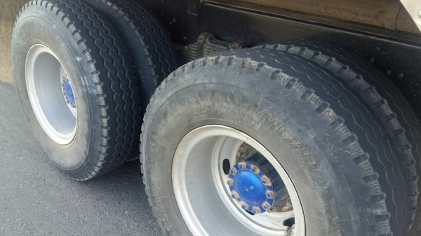 ขาย 2,700,000 ISUZU 360 ปี 57 วิ่ง 200,000 กม. แม่ลูกดั้ม(อู่ ส.สุพัตร์)แม่ยาว 6.40 ม.ลูก 3 คาน  ยาว 6.80 ม.กว้าง 2.55 นอกสูง 1.70 ม. รถอยู่.นครประฐม 090-772-3710 090-772-3708
