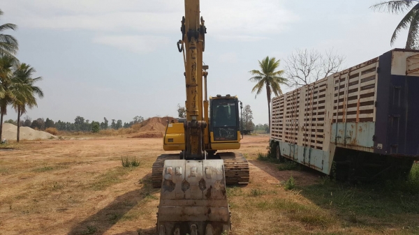 ขาย แบคโฮ KOMATSU PC200-8 สภาพพร้อมใช้งาน เครื่องดี ช่วงล่างเต็ม เล่มทะเบียนครบ