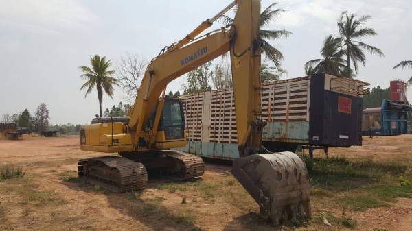 ขาย แบคโฮ KOMATSU PC200-8 สภาพพร้อมใช้งาน เครื่องดี ช่วงล่างเต็ม เล่มทะเบียนครบ