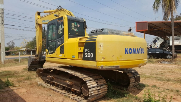 ขาย แบคโฮ KOMATSU PC200-8 สภาพพร้อมใช้งาน เครื่องดี ช่วงล่างเต็ม เล่มทะเบียนครบ