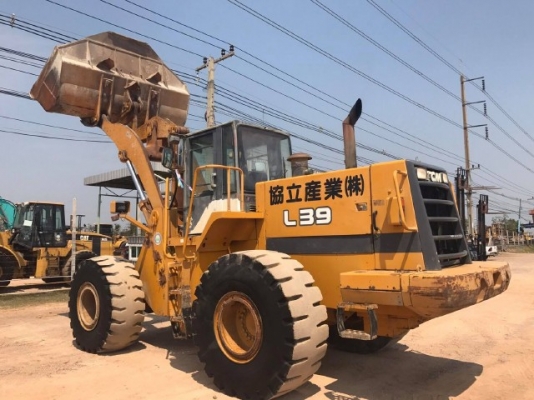 ขายรถตักล้อยาง TCM L39 รถนอกนำเข้าจากญี่ปุ่น สภาพสวยพร้อมใช้งาน