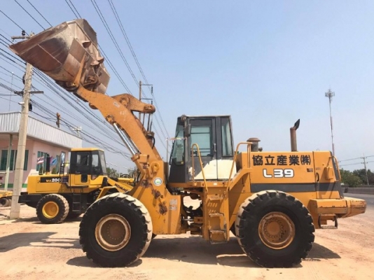 ขายรถตักล้อยาง TCM L39 รถนอกนำเข้าจากญี่ปุ่น สภาพสวยพร้อมใช้งาน