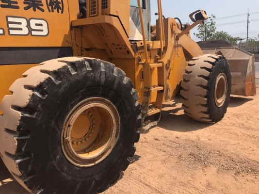 ขายรถตักล้อยาง TCM L39 รถนอกนำเข้าจากญี่ปุ่น สภาพสวยพร้อมใช้งาน