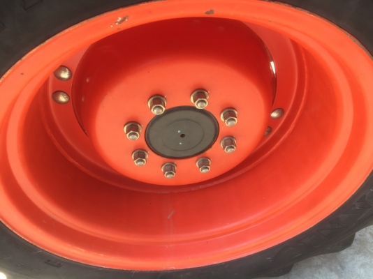 ขาย แทรกเตอร์ KUBOTA M108  นางฟ้า 925000 ราคา ต่อ/รอง ได้