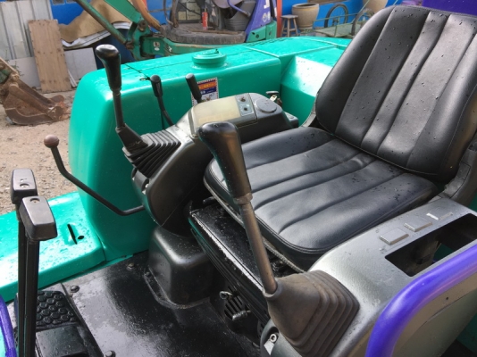 ขายรถขุดเล็ก แบคโครเล็กkomatsu pc30-7สภาพดีพร้อมทำงาน