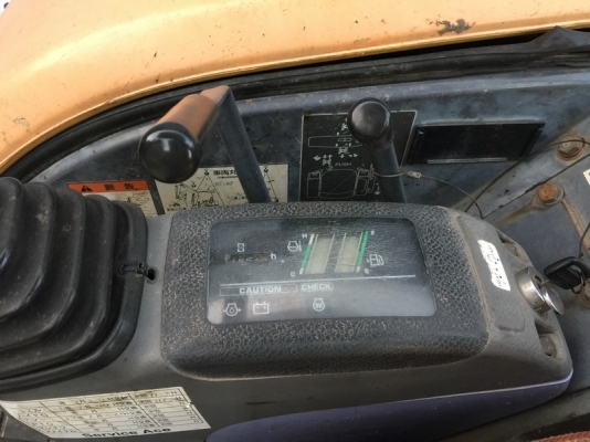 ขายรถขุดเล็ก แบคโครเล็กkomatsu pc30mr-1สภาพดีพร้อมทำงาน