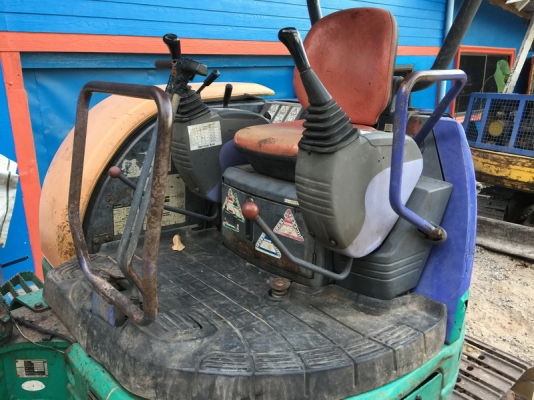 ขายรถขุดเล็ก แบคโครเล็กkomatsu pc30mr-1สภาพดีพร้อมทำงาน