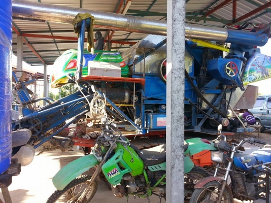 ขายรถเกี่ยวข้าว จ้าวช้างไวไฟ เครื่อง225แรง ตัวเดิน12 ปั้มไดกิ้น22 ราคา1,250,000 สนใจโทร 090-8588220 093-3258446 www.narong2truck.com www.truck.in.th/498 เพจ Facebook ณรงค์ ซื้อขายรถมือสอง กลุ่ม Facebook ณรงค์ ซื้อขายรถมือสอง