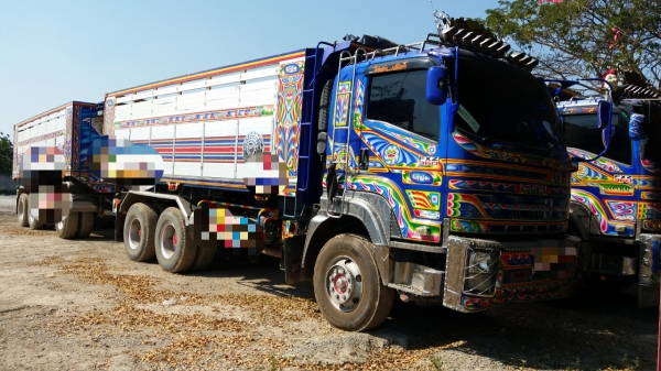 ขาย 2,700,000 ISUZU 360 ปี 57 วิ่ง 200,000 กม. แม่ลูกดั้ม(อู่ ส.สุพรรณชัย)แม่ยาว 6.40 ม.ลูก 3 คาน  ยาว 6.80 ม.กว้าง 2.55 นอกสูง 1.70 ม. รถอยู่.นครปฐม 090-772-3710 090-772-3708