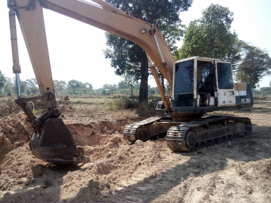 ขาย Komatsu Pc200-5 สภาพสวยพร้อมใช้ ต่อคุณอ๊อฟพิจิตร086-737-9991