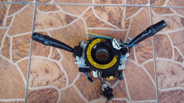 สวิตช์ยกเลี้ยว ปัดน้ำฝน Toyota Crown Majesta JZS 155