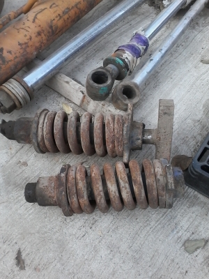 สปิงล้อนำรถขุด PC60-6,PC75 ขายราคา 3,000 บาท