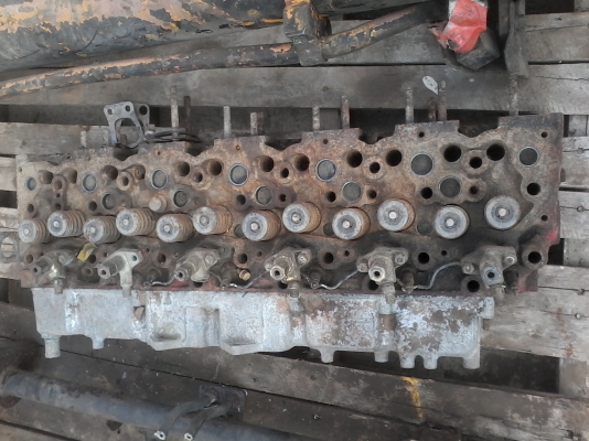 ขายฝาสูบเครื่อง MITSUBISHI 6D14  ราคาถูก5,000 บาท