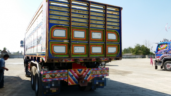 ขาย 2,700,000 ISUZU 360 ปี 57 วิ่ง 200,000 กม. แม่ลูกดั้ม(อู่ ส.สุรศักดิ์)แม่ยาว 6.40 ม.ลูก 3 คาน  ยาว 6.80 ม.กว้าง 2.55 นอกสูง 1.70 ม. รถอยู่.นครปฐม 090-772-3710 090-772-3708