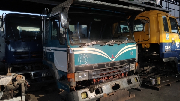 หัวเก๋งฟูโซ่เฉินหลง. สามใบปัด. หัวใหญ่. สภาพสวยหายาก