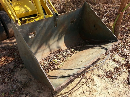 ขายรถตัก สภาพพร้อมใช้งาน ราคา110,000 สนใจโทร 090-8588220 093-3258446 www.narong2truck.com www.truck.in.th/498 เพจ Facebook ณรงค์ ซื้อขายรถมือสอง กลุ่ม Facebook ณรงค์ ซื้อขายรถมือสอง