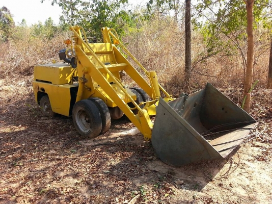 ขายรถตัก สภาพพร้อมใช้งาน ราคา110,000 สนใจโทร 090-8588220 093-3258446 www.narong2truck.com www.truck.in.th/498 เพจ Facebook ณรงค์ ซื้อขายรถมือสอง กลุ่ม Facebook ณรงค์ ซื้อขายรถมือสอง