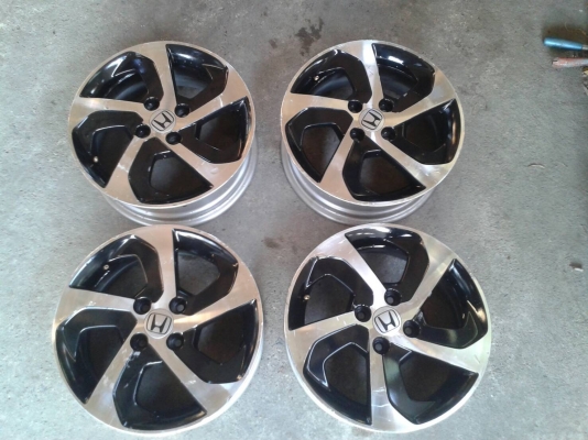 ล้อ ฮอนด้า ชุดนี้ ราคา 5800 บาท