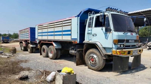 ขายรถพ่วง Isuzu rocky เครื่อง 240 แรง turbo  ปี 37 ช่วงล่างเดกก้า ลูก 3 เพลาแท้ปี 56 ทะเบียนพร้อม