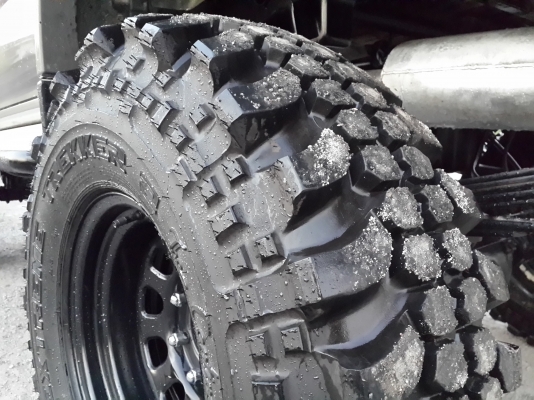 ยางตะขาบ 35 นิ้ว กว้าง 11.5 r16