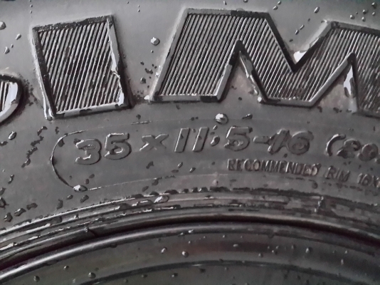 ยางตะขาบ 35 นิ้ว กว้าง 11.5 r16
