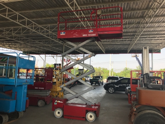 ขายรถกระเช้าMECรุ่น1932ESรถนอกนำเข้าสูง5.8เมตรใช้ไฟ24โวลท์เครื่องชาร์ทในตัว สภาพดีพร้อมใช้งาน