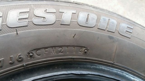 ขายยางBridgestone 185 70 14 ปี 14