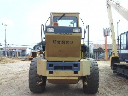 ขายรถตักล้อยาง WA 200-1 รถนำเข้าจากนอกแท้แขนยาวมีแอร์เอกสารอินวอยไฟฟ้าครบยังไม่ใช้งานในไทยสภาพเดิมเต็มทุกอย่างพร้อมใช้งานร้านละอองดาวแทรคเตอร์นครชัยศรี