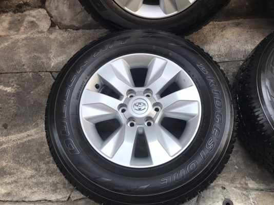 ขายล้อแม็ก Toyota Revo ขอบ17 พร้อมยางป้ายแดง 265-65-17 Bridgestone ปี 16