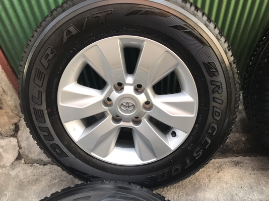 ขายล้อแม็ก Toyota Revo ขอบ17 พร้อมยางป้ายแดง 265-65-17 Bridgestone ปี 16