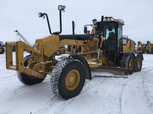 ขายรถเกรด CAT 140M  ต้องสั่งนำเข้า