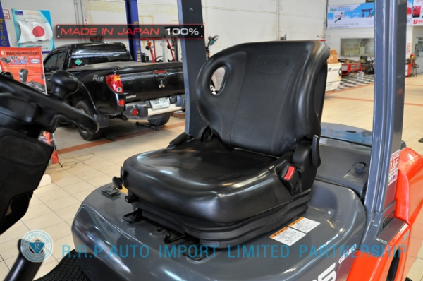 รถโฟล์คลิฟท์พร้อมขาย TOYOTA รุ่น  8FD25-31964 นำเข้าจากประเทศญี่ปุ่น 100\% ไม่เคยใช้งานในไทย