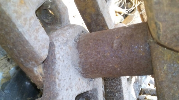 ขายโซ่ รถแมคโค CAT-320 ใส่ได้หลายรุ่น -1-2-B-D ใส่โกเบ SK-200-3-5-8 มีเส้นเดียว ขายไม่แพงครับ ขายโซ่ รถแมคโค CAT-320 ใส่ได้หลายรุ่น -1-2-B-D ใส่โกเบ SK-200-3-5-8 มีเส้นเดียว ขายไม่แพงครับ