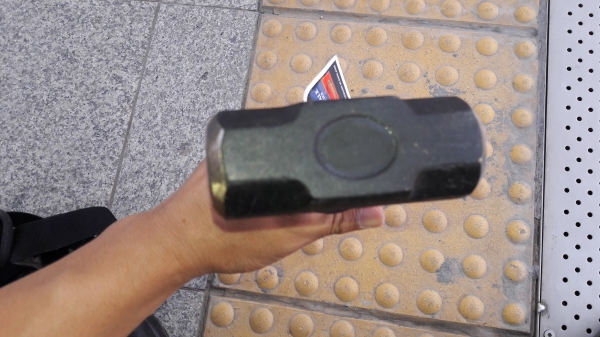 ขายค้อนปอนตราจระเข้อังกฤษ ขนาด2ปอนด้ามยางนุ่มมือเหมาะมือ