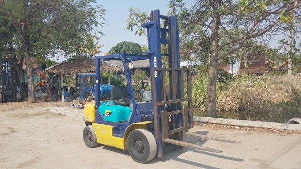 ขายด่วนรถยกKOMATSU FG25-14 ยก2.5ตันยกสูง4เมตรยางตัน4เส้นออโต้รถนอกเพิ่งนำเข้ามายังไม่เคยใช้งานในเมืองไทยเลย