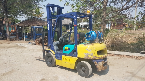 ขายด่วนรถยกKOMATSU FG25-14 ยก2.5ตันยกสูง4เมตรยางตัน4เส้นออโต้รถนอกเพิ่งนำเข้ามายังไม่เคยใช้งานในเมืองไทยเลย