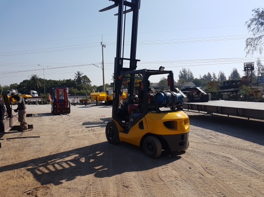 ขายรถยก2.5ตันเสา4เมตรออโต้แรงสุดๆๆ