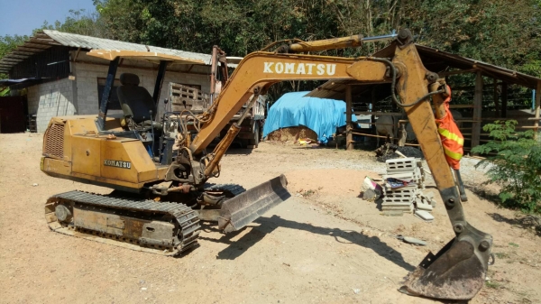 ขายด่วนรถแบคโฮ KOMATSU PC30-UU-5 สภาพสวย พร้อมใช้งาน