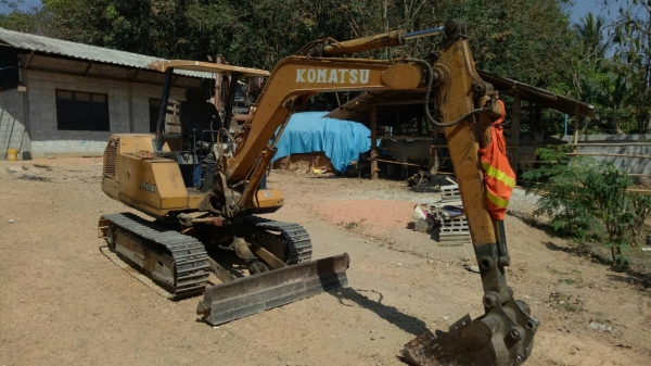 ขายด่วนรถแบคโฮ KOMATSU PC30-UU-5 สภาพสวย พร้อมใช้งาน