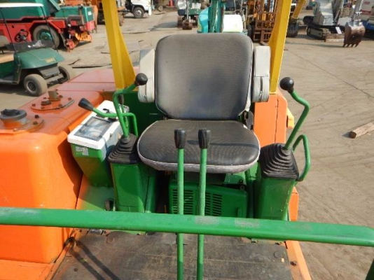 ขายรถขุดเก่านอก kubota kx-033 ราคา 320,000 บาท ระบบดี สนใจโทร 085-8332943