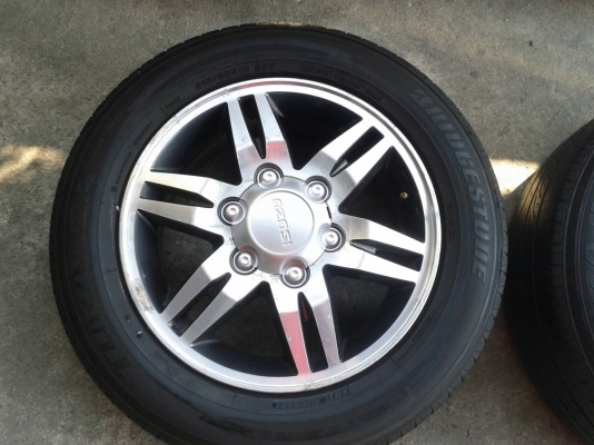 ล้ออีสุ ขอบ16นิ้ว6รู พร้อมยาง ชุดนี้ ราคา 5800 บาท