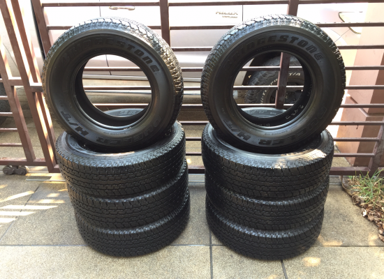 ยาง Bridgestone 245 70 16 ปลายปี16 รอบนี้มีมาแค่2ชุด ดอกเต็ม เนื้อนิ่มๆ ใช้ยาว ราคาไม่แพง