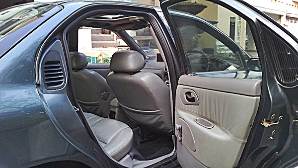 สุดหล่อ mondeo ปี 94  สีใหม่กริ๊บ100\% ภายในสวย มีมูนรูฟ LPG ภาษี ก.ค.60