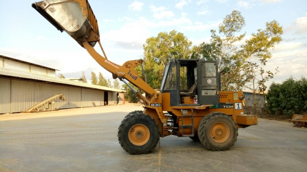 ขายด่วนรถตักเอวอ่อน TCM830 รถสวยมีตู้แอร์ เอกสารใบอินวอย ขายด่วนรถตักเอวอ่อน TCM830 รถสวยมีตู้แอร์ เอกสารใบอินวอย