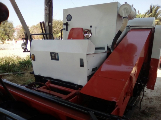 ลดราคาครับ เพียง 70,000 บาทรถเกี่ยวข้าว ZAI เครื่องเดิมๆ 90 แรงม้า หน้ากว้าง 2 เมตร พร้อมใช้งาน